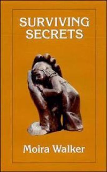 Surviving Secrets – Moira Walker, kirjan kansikuva