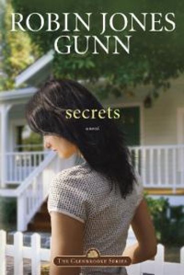 Secrets – Robin Jones Gunn, kirjan kansikuva