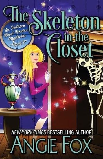 The Skeleton in the Closet – Angie Fox, kirjan kansikuva