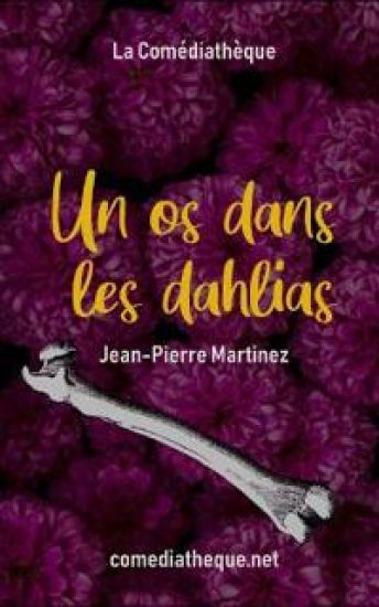 Un os dans les dahlias